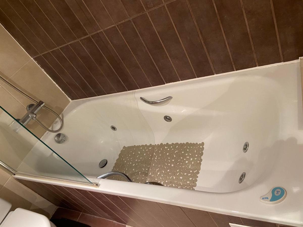 Apartamento Con Gran Jardin Privado Apartment Figueres  Luaran gambar